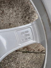 Load image into Gallery viewer, 4x Alufelge 17 Zoll 6.5" 5x112 45ET Glanz Silber KBA50398 Audi Rim Wheel FEL2404440306im
