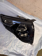 Laden Sie das Bild in den Galerie-Viewer, Frontscheinwerfer Ford Courier III R2X613W029 Rechts Scheinwerfer Headlight SCH8243346156su