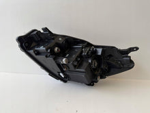 Laden Sie das Bild in den Galerie-Viewer, Frontscheinwerfer Toyota Yaris MCJ31640 Rechts Scheinwerfer Headlight SCH6460548716zx