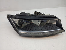 Laden Sie das Bild in den Galerie-Viewer, Frontscheinwerfer Skoda Fabia III 6V1941016D Rechts Scheinwerfer Headlight SCH6673151557du