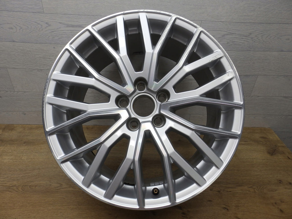 1x Alufelge 18 Zoll 8.5" 5x112 50ET Glanz Silber 8S0601025G Audi Tt Rim Wheel