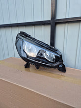 Laden Sie das Bild in den Galerie-Viewer, Frontscheinwerfer Peugeot 2008 208 II 9833036180 Full LED Rechts Headlight SCH7131570302nu