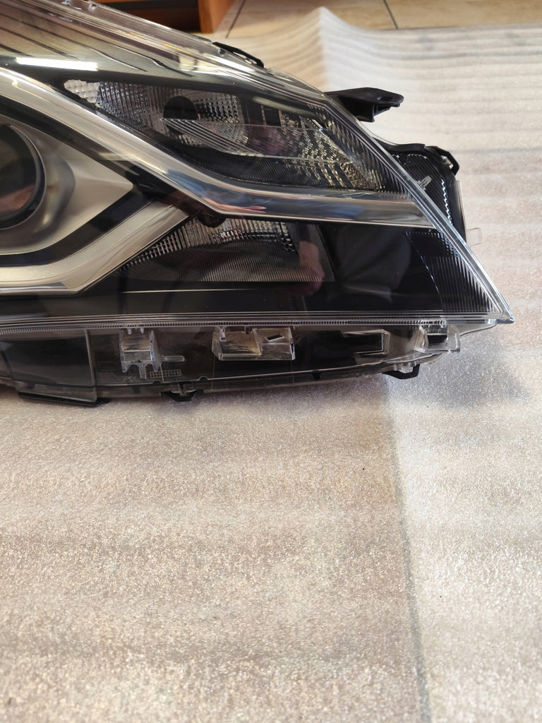 Frontscheinwerfer Toyota Yaris Rechts Scheinwerfer Headlight SCH2264002061tw