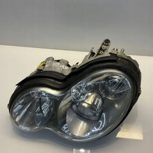 Laden Sie das Bild in den Galerie-Viewer, Frontscheinwerfer Mercedes-Benz A2038203761 0301166275 Xenon Links Headlight SCH5466099109yd