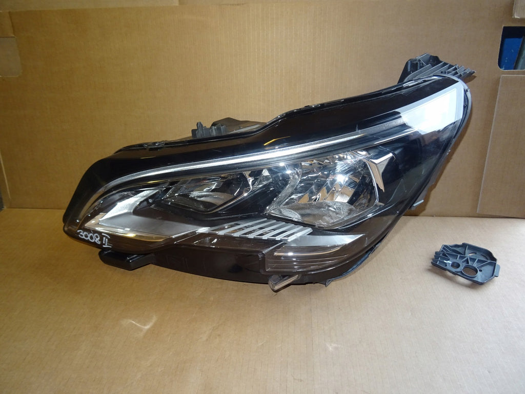 Frontscheinwerfer Peugeot 3008 Ein Stück (Rechts oder Links) Headlight