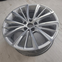 Load image into Gallery viewer, 1x Alufelge 18 Zoll 8.0" 5x112 30ET Glanz Silber 8074186 BMW 7 G11 G12 Rim Wheel FEL3191884285te