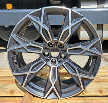 Laden Sie das Bild in den Galerie-Viewer, 1x Alufelge 20 Zoll 9.0" 5x112 24ET Glanz Graphit 5A19DE4KOD 87169090 BMW 7 Mg FEL3684407193wk