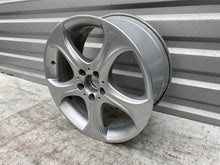 Laden Sie das Bild in den Galerie-Viewer, 1x Alufelge 18 Zoll 8.5&quot; 5x112 56ET A2054010700 Mercedes-Benz Rim Wheel