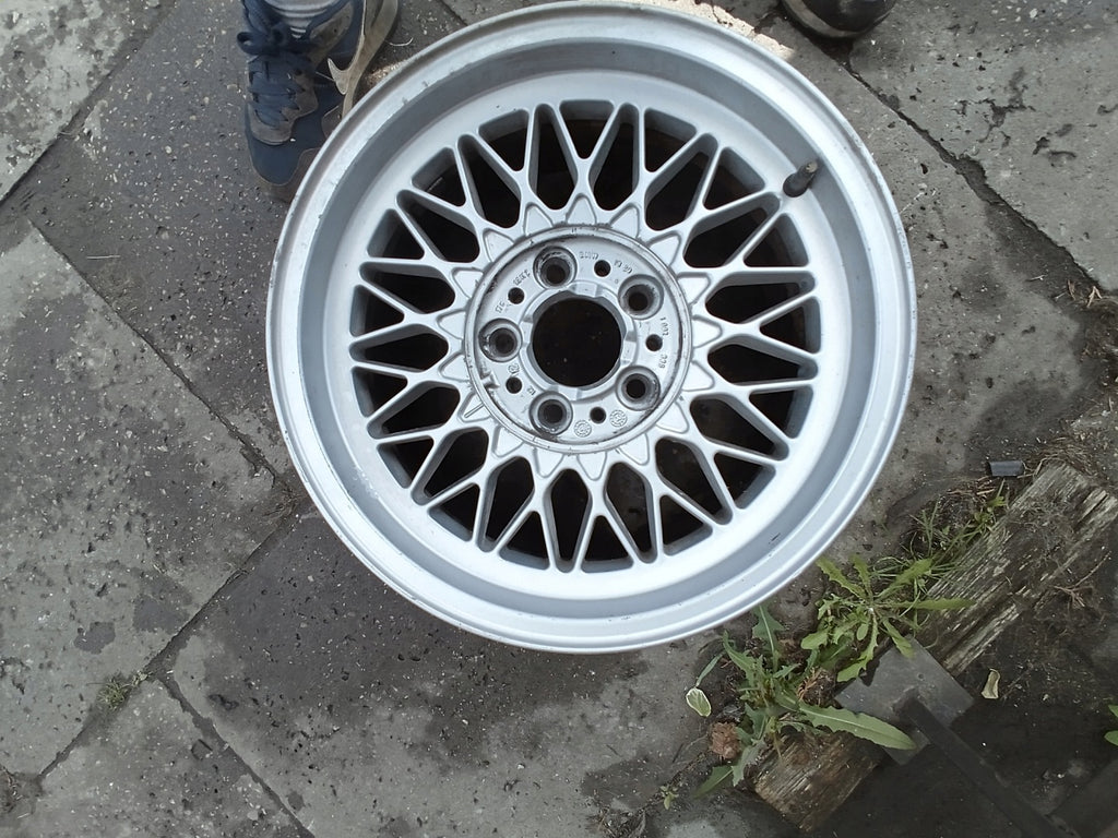 1x Alufelge 16 Zoll 5x112 Glanz BMW E24 E23 E34 Rim Wheel FEL9972473599cp