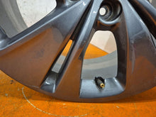 Load image into Gallery viewer, 1x Alufelge 17 Zoll 7.0" 5x114.3 50ET Glanz Graphit 9677495177 Citroën I FEL3641274596gn