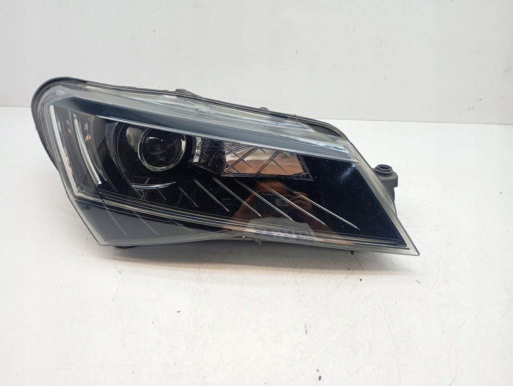 Frontscheinwerfer Skoda Superb III 3V1941018A Rechts Scheinwerfer Headlight SCH2893424412ji