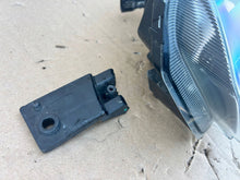 Load image into Gallery viewer, Frontscheinwerfer Dacia Spring 266052417R 266008993R Ein Satz Headlight SCH3264318438bs