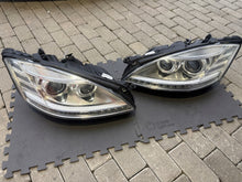 Laden Sie das Bild in den Galerie-Viewer, Frontscheinwerfer Mercedes-Benz W221 A2218202939 Ein Stück (Rechts oder Links) SCH6692831251vs