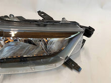 Load image into Gallery viewer, Frontscheinwerfer Toyota Hilux VIII Rechts Scheinwerfer Headlight SCH5834138430ya