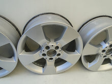Laden Sie das Bild in den Galerie-Viewer, 4x Alufelge 17 Zoll 7.5" 5x112 47 5ET Glanz Silber A2044013602 Mercedes-Benz FEL7045439477ne
