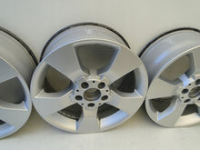 Laden Sie das Bild in den Galerie-Viewer, 4x Alufelge 17 Zoll 7.5" 5x112 47 5ET Glanz Silber A2044013602 Mercedes-Benz FEL7045439477ne