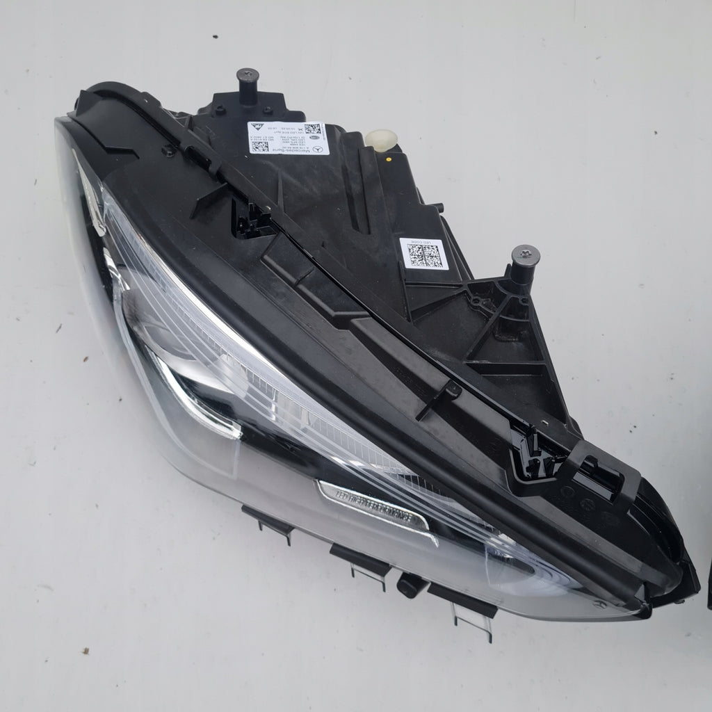 Frontscheinwerfer Mercedes-Benz Cla A1189068300 A1189068400 LED Ein Satz SCH7605018605cr