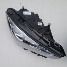 Laden Sie das Bild in den Galerie-Viewer, Frontscheinwerfer Mercedes-Benz Cla A1189068300 A1189068400 LED Ein Satz SCH7605018605cr
