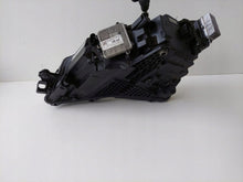 Laden Sie das Bild in den Galerie-Viewer, Frontscheinwerfer Skoda Superb III 3V2941016D Ein Stück (Rechts oder Links)