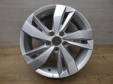 Laden Sie das Bild in den Galerie-Viewer, 1x Alufelge 15 Zoll 5.5&quot; 5x100 40ET Glanz Silber 2G0601025 VW Polo Rim Wheel