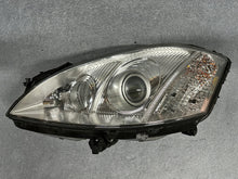 Laden Sie das Bild in den Galerie-Viewer, Frontscheinwerfer Mercedes-Benz 2218201161 Xenon Links Scheinwerfer Headlight SCH6421972030rp