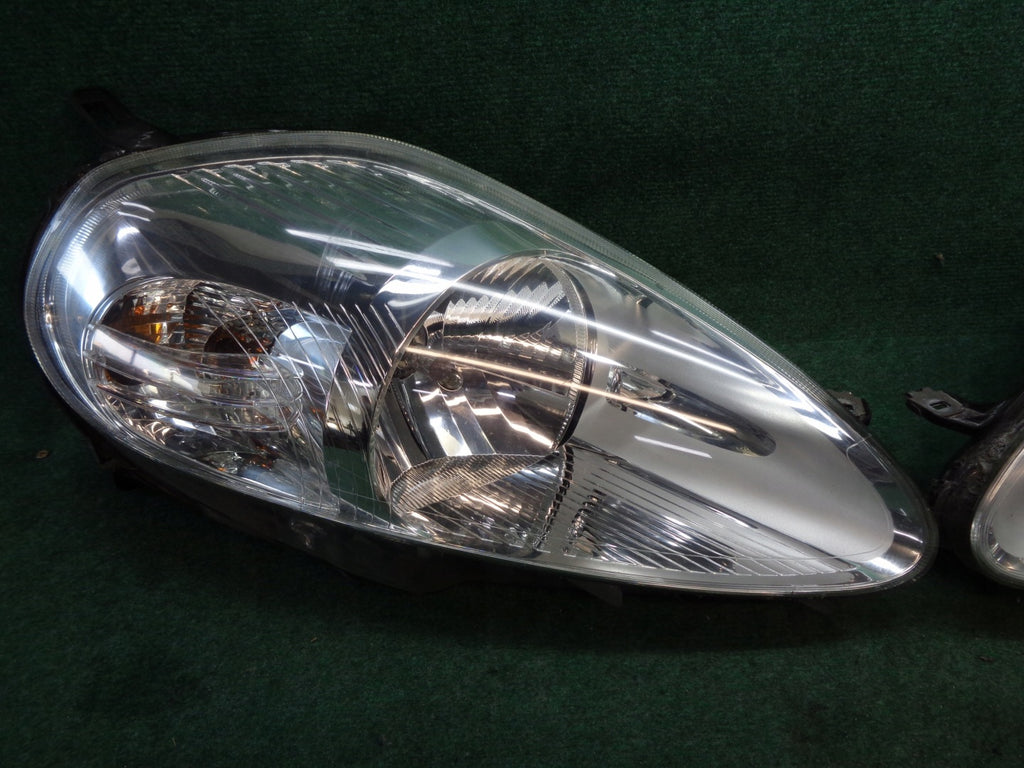 Frontscheinwerfer Fiat Grande Punto 89101387 89101388 Ein Satz Headlight SCH8813866030gp