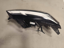 Laden Sie das Bild in den Galerie-Viewer, Frontscheinwerfer Dacia Sandero III 260107920R Rechts Scheinwerfer Headlight SCH7810862124my