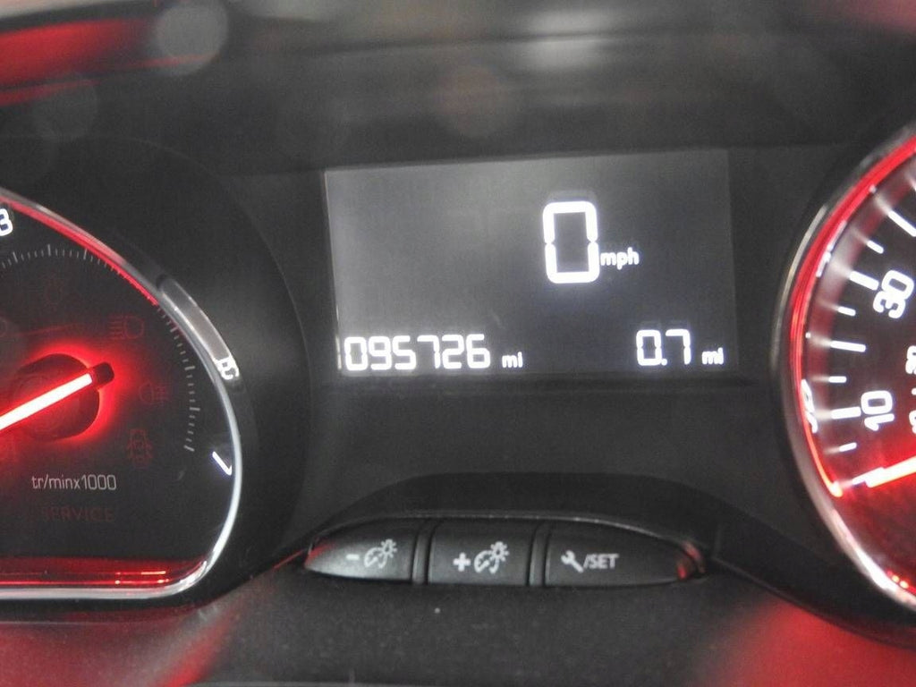 Motor Peugeot 208 I HM01 1.2 VTI 2013 Benzin Engine Unkomplett