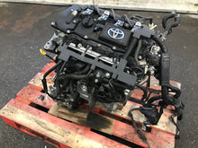Load image into Gallery viewer, Motor Toyota C-Hr Chr 2ZR 1.8 Benzin Engine Unkomplett
