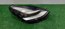 Laden Sie das Bild in den Galerie-Viewer, Frontscheinwerfer Tesla Model 3 10773760 Rechts Scheinwerfer Headlight
