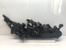 Laden Sie das Bild in den Galerie-Viewer, Frontscheinwerfer Mitsubishi Eclipse Cross 8301D073 LED Links Headlight