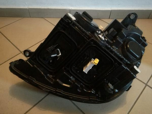 Frontscheinwerfer Mercedes-Benz W213 A2139061605 LED Rechts Headlight SCH8020376453ye