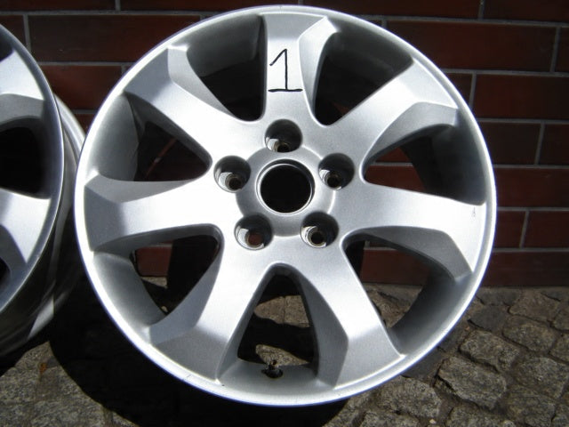 1x Alufelge 16 Zoll 6.5" 5x114.3 46ET Glanz Silber 52910-20200 Kia Carens