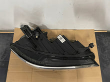 Laden Sie das Bild in den Galerie-Viewer, Frontscheinwerfer VW Passat B8 3G1941006C Rechts Scheinwerfer Headlight SCH9798244011bm