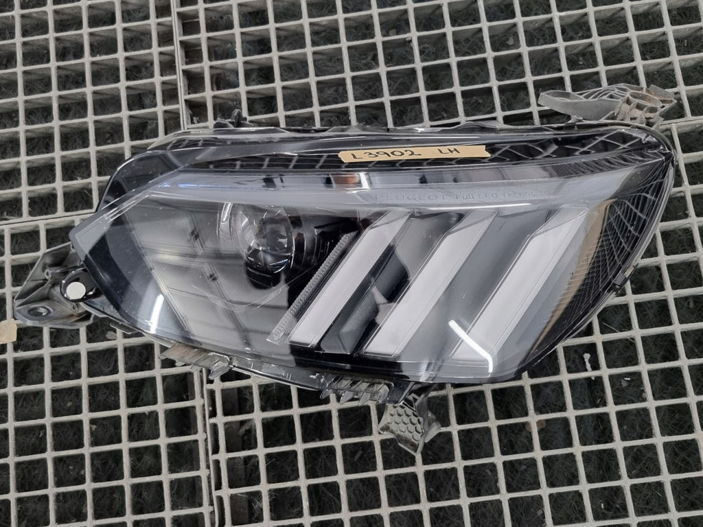 Frontscheinwerfer Peugeot 2008 II 1674248380 1674248480 Rechts oder Links SCH6670146739at