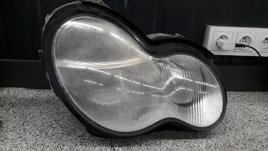 Frontscheinwerfer Mercedes-Benz W203 0301166272 Rechts Scheinwerfer Headlight SCH7642649625hs
