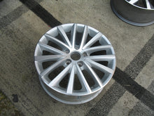 Laden Sie das Bild in den Galerie-Viewer, 1x Alufelge 17 Zoll 7.0" 5x112 54ET Glanz Schwarz 5C0601025AJ VW New Beetle FEL6396348363jj