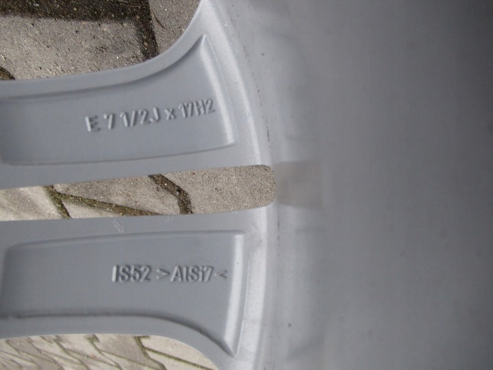 1x Alufelge 17 Zoll 7.5" 5x112 52ET Glanz Silber 6856065 BMW F39 X1 F48 FEL4367731633dr