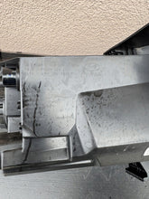 Laden Sie das Bild in den Galerie-Viewer, Frontscheinwerfer Hyundai I20 III 92101-Q0050 Links Scheinwerfer Headlight