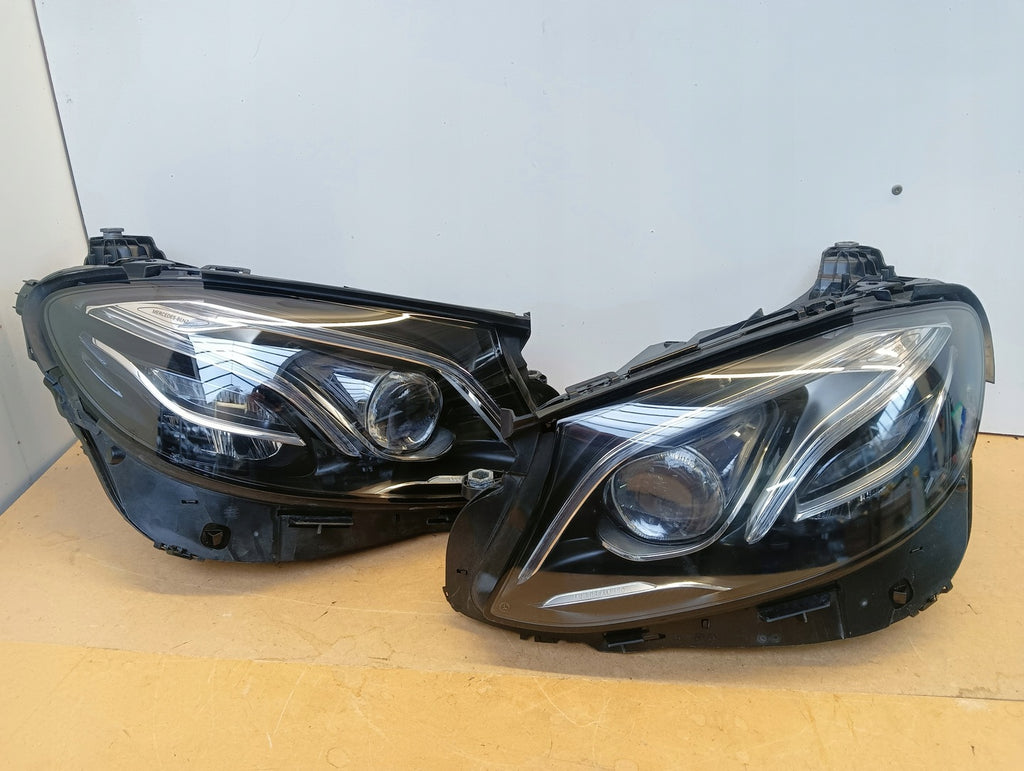 Frontscheinwerfer Mercedes-Benz 2139069608 LED Ein Stück (Rechts oder Links)