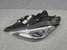 Laden Sie das Bild in den Galerie-Viewer, Frontscheinwerfer Mercedes-Benz W206 A2069062903 LED Links Headlight SCH7716232853fl