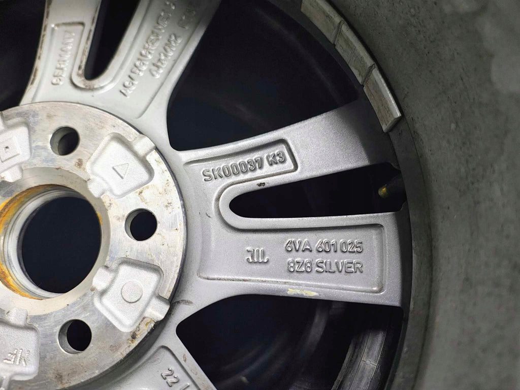 1x Alufelge 16 Zoll 6.0" 5x100 45ET 6VA601025 Audi Fabia Scala Rapid Rim Wheel