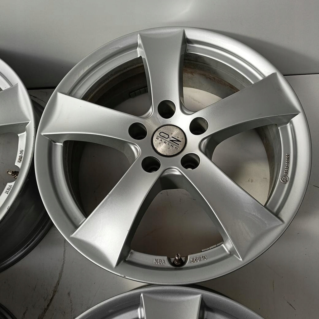 4x Alufelge 17 Zoll 6.5" 5x112 33ET Glanz Silber Audi Q3 I Kodiaq Tiguan FEL5326450622ep