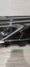 Laden Sie das Bild in den Galerie-Viewer, Frontscheinwerfer Skoda Octavia IV 5E4941035 Links Scheinwerfer Headlight SCH1318607901fa