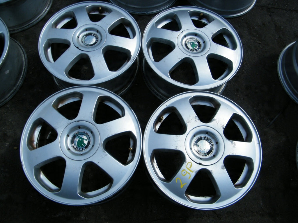 4x Alufelge 15 Zoll 6.5" 5x112 43ET Silber 1K0601025A Seat Octavia Touran