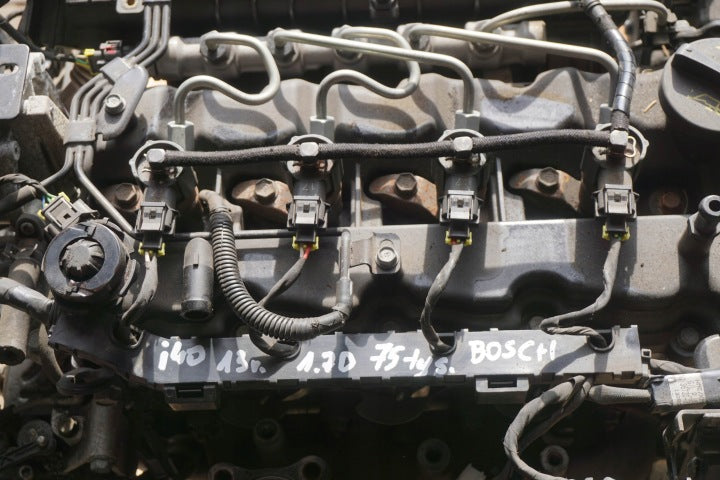 Motor Hyundai Ix35 D4FD 1.7 CRDI 120TKm 2013 Engine Unkomplett MOT8830095872ve