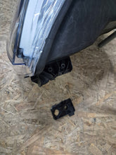 Laden Sie das Bild in den Galerie-Viewer, Frontscheinwerfer Fiat Doblo 9816825480 Rechts Scheinwerfer Headlight SCH6026879854cf