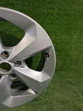 Load image into Gallery viewer, 1x Alufelge 17 Zoll 7.0" 5x114.3 40ET Glanz Silber Nissan I 1 Rim Wheel FEL4363101790ej