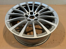 Laden Sie das Bild in den Galerie-Viewer, 1x Alufelge 18 Zoll 8.0&quot; 5x112 30ET 6861224 BMW 5 G31 G30 Rim Wheel