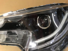 Laden Sie das Bild in den Galerie-Viewer, Frontscheinwerfer Toyota Corolla Ein Stück (Rechts oder Links) Headlight